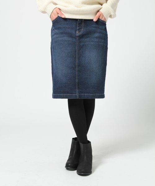 LEPSIM（レプシィム）の「ストレッチデニムボックススカート（スカート・レディース・デニム(濃)/ワンウォッシュ/デニム(淡)・Ｌ/Ｍ）」の2枚目の写真