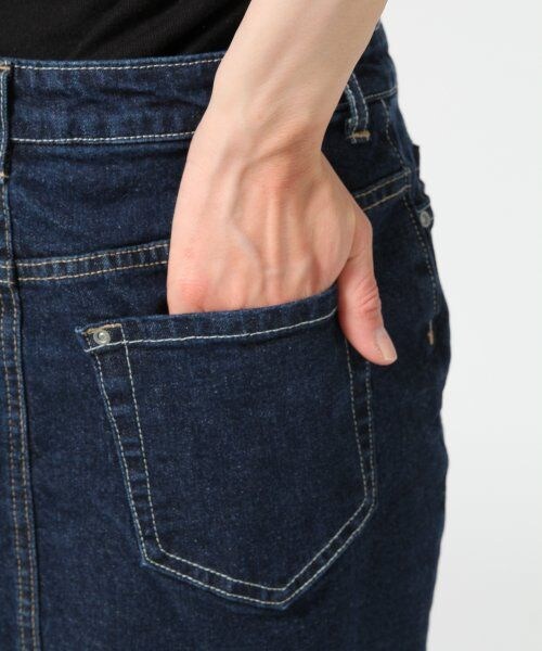 LEPSIM（レプシィム）の「ストレッチデニムボックススカート（スカート・レディース・デニム(濃)/ワンウォッシュ/デニム(淡)・Ｌ/Ｍ）」の9枚目の写真