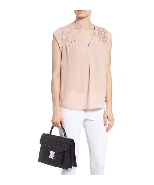 MCM（エムシーエム）の「MCM Medium Patricia Visetos Coated Canvas Satchel（ショルダーバッグ・レディース・Black/Brown・One Size）」の4枚目の写真