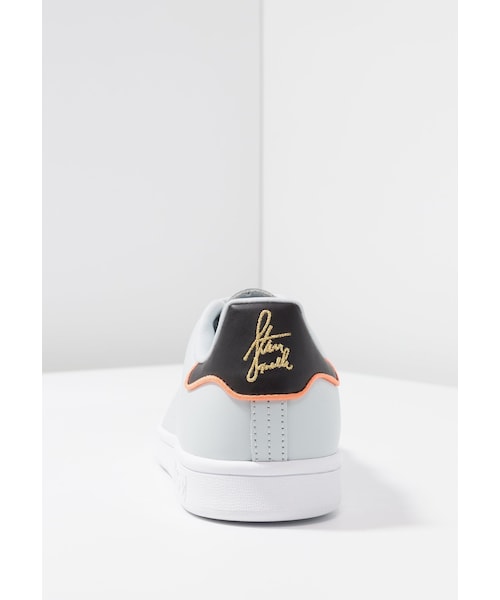 adidas（アディダス）の「海外限定!!ゴールドロゴ 完売前に♪◇adidas