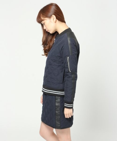 JEANASIS（ジーナシス）の「キルトPUラインリブブルゾン（ジャケット/アウター・レディース・ネイビー/カーキ・L/M）」の3枚目の写真