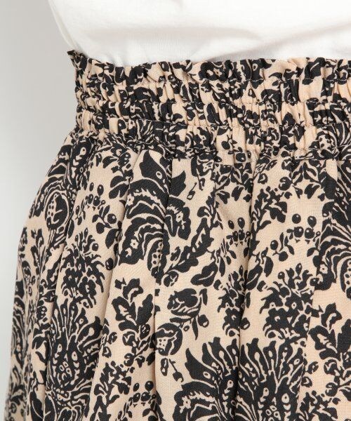 LOWRYS FARM（ローリーズファーム）の「ダマスクガラキュロット/mikoa（パンツ・レディース・ネイビー/ベージュ・Ｆ）」の8枚目の写真