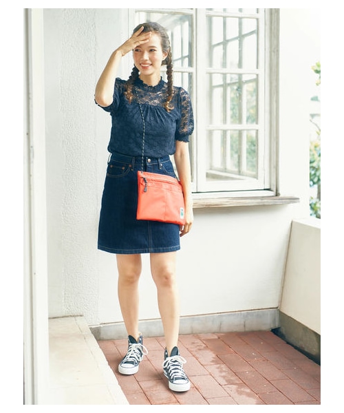 earth music&ecology(アースミュージックアンドエコロジー)の「COTTON USAデニムスカート(台形ミニ)(スカート・ミディアムインディゴ/ダークインディゴ・S/M)」の3枚目の写真