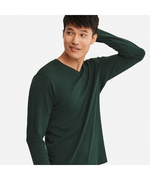 UNIQLO（ユニクロ）の「ソフトタッチVネックT（長袖）（Tシャツ/カットソー・メンズ・BROWN 35/DARK GREEN 59/DARK GRAY 08/GRAY 04/PURPLE 78/BLACK 09/WHITE 00/NAVY 69/BLUE 67・4XL/S/XS/XL/L/XXL/M/3XL）」の6枚目の写真