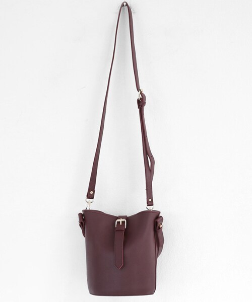 DHOLIC（ディーホリック）の「2WAYベルトバケツバッグ（ショルダーバッグ・レディース・ベージュ/レッド/ブラック/その他/ブラウン・FREE）」の4枚目の写真