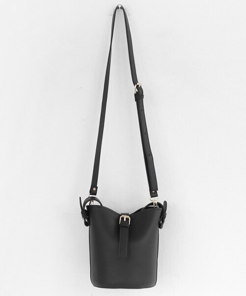 DHOLIC（ディーホリック）の「2WAYベルトバケツバッグ（ショルダーバッグ・レディース・ベージュ/レッド/ブラック/その他/ブラウン・FREE）」の2枚目の写真