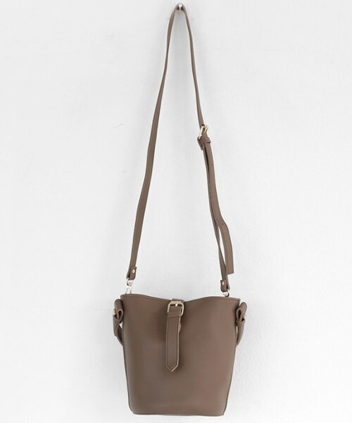 DHOLIC（ディーホリック）の「2WAYベルトバケツバッグ（ショルダーバッグ・レディース・ベージュ/レッド/ブラック/その他/ブラウン・FREE）」の5枚目の写真