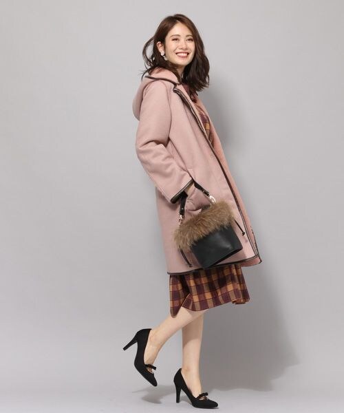 Andemiu(アンデミュウ)の「リバーシブルボアコート(ジャケット/アウター・グレー/ピンク/アイボリー)」の5枚目の写真