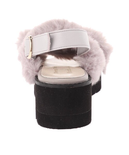 earth music&ecology（アースミュージックアンドエコロジー）の「ORiental TRaffic ファーサンダル（シューズ・ブラック/モカ・S/M/L）」の2枚目の写真