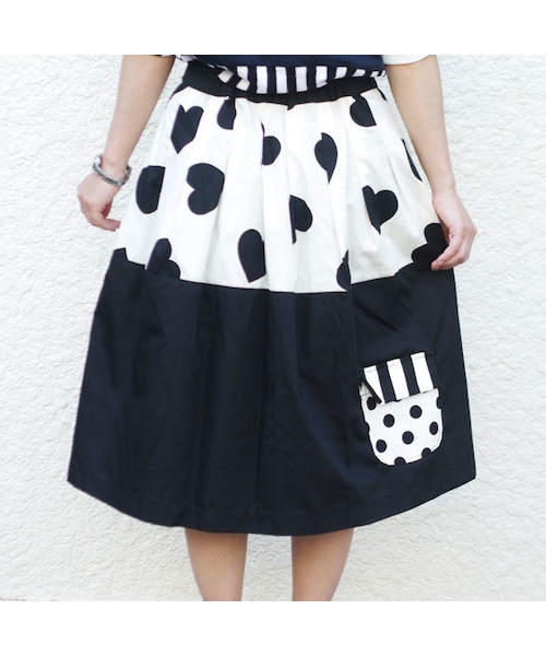 NIRAME.CO（ニラメッコ）の「お手伝いスカート～モノトーンハート（スカート・レディース・その他）」の5枚目の写真