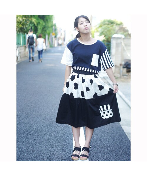 NIRAME.CO（ニラメッコ）の「お手伝いスカート～モノトーンハート（スカート・レディース・その他）」の2枚目の写真