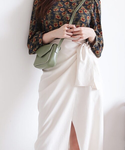 DHOLIC（ディーホリック）の「フラップミニショルダーバッグ（ショルダーバッグ・レディース・ブラック/ベージュ/グリーン/イエロー・FREE）」の3枚目の写真