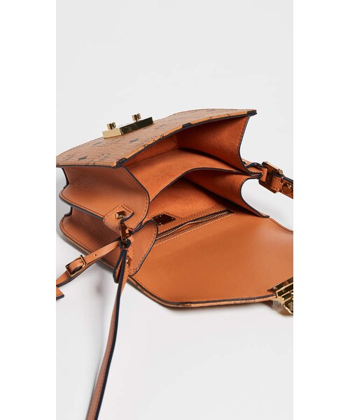 MCM（エムシーエム）の「MCM Patricia Mini Shoulder Bag（ショルダーバッグ・レディース・Brown・One Size）」の6枚目の写真