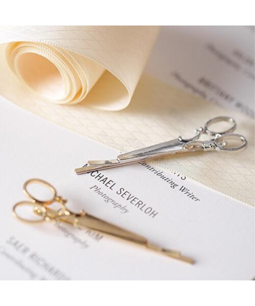 no brand（ノーブランド）の「ヘアピン ハサミ シザ― モチーフ レトロ ヘアアクセサリー 2個セット 2カラー 送料無料（バレッタ/ヘアクリップ・レディース・その他）」の3枚目の写真