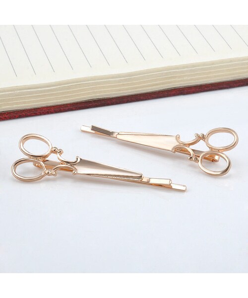 no brand（ノーブランド）の「ヘアピン ハサミ シザ― モチーフ レトロ ヘアアクセサリー 2個セット 2カラー 送料無料（バレッタ/ヘアクリップ・レディース・その他）」の4枚目の写真