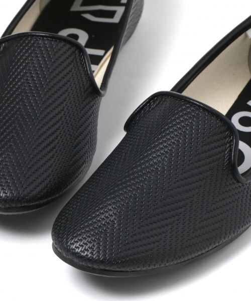 studio CLIP（スタディオクリップ）の「型押しスリッポン（シューズ・ゴールド/ブラック/ブラウン）」の8枚目の写真