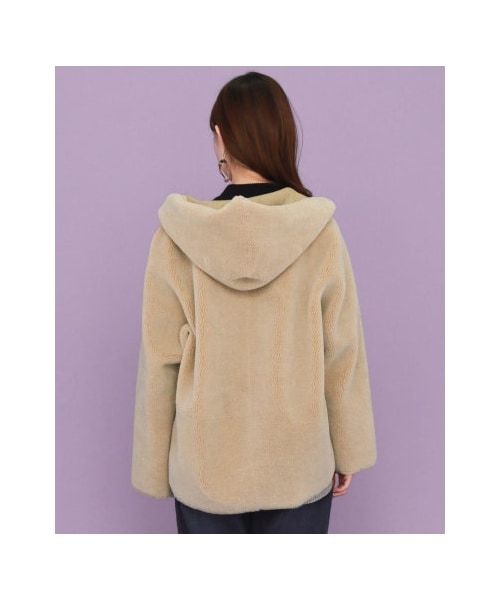 KBF（ケイビーエフ）の「【予約】リバーシブルムートンフード