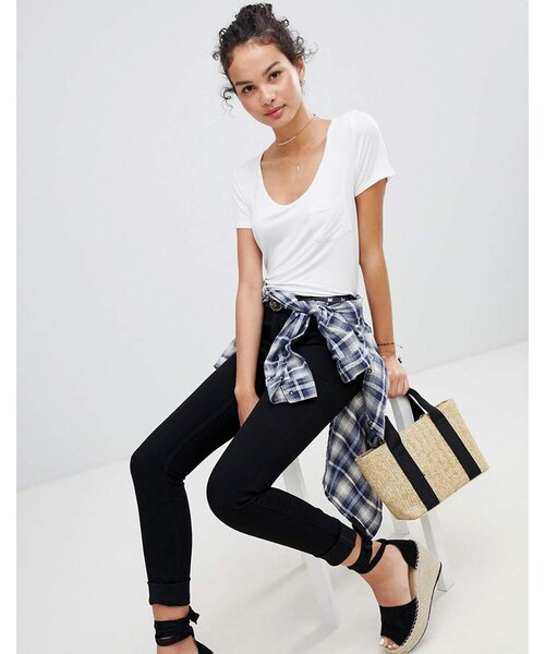 Hollister（ホリスター）の「Hollister drapey voop t-shirt（Tシャツ/カットソー・レディース・White・Us 8/Us 6/XS/L）」の3枚目の写真