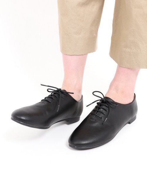 GLOBAL WORK（グローバルワーク）の「【WEB限定先行予約】レースアップシューズＳＳ（シューズ・レディース・ホワイト05/ブラック09/シルバー12・Ｌ/Ｍ/Ｓ）」の2枚目の写真