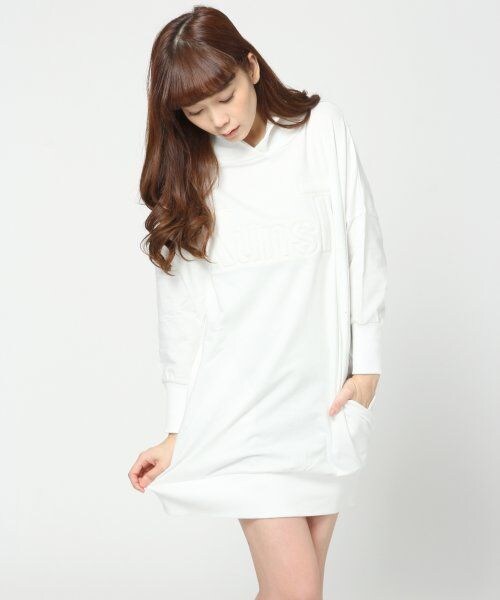 JEANASIS(ジーナシス)の「シシュウキルトウラケワンピース(ワンピース/ドレス・レディース・グレー/ネイビー/レッド/ホワイト・FREE)」の1枚目の写真