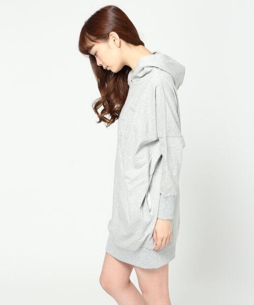 JEANASIS(ジーナシス)の「シシュウキルトウラケワンピース(ワンピース/ドレス・レディース・グレー/ネイビー/レッド/ホワイト・FREE)」の5枚目の写真