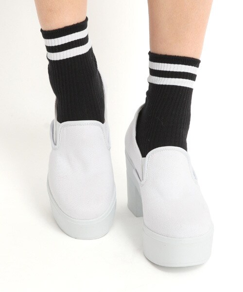 LOWRYS FARM(ローリーズファーム)の「SSヒールスリッポン(シューズ・レディース・ブラック/ブルー/ホワイト・L/M)」の1枚目の写真