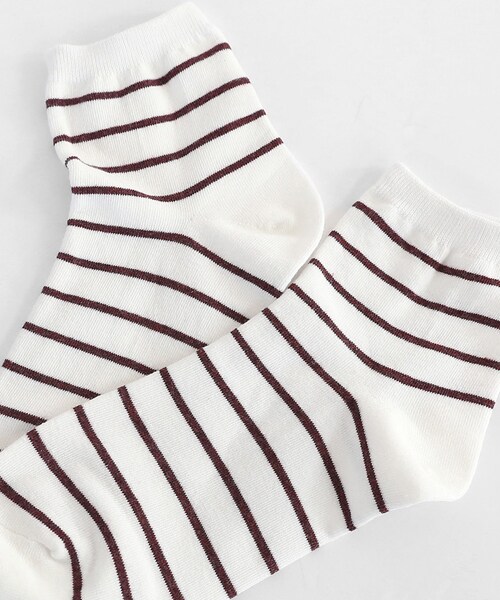 DHOLIC（ディーホリック）の「ボーダーソックス（ソックス/靴下・レディース・ブラック/グレー/ホワイト/ベージュ/レッド・FREE）」の5枚目の写真