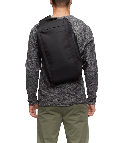 incase（インケース）の「Incase INCP300218-BLK Camera Sling Pack - Black（その他・メンズ・Black・One Size）」の8枚目の写真