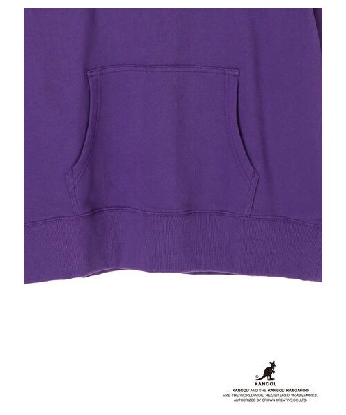 E hyphen world gallery(イーハイフンワールドギャラリー)の「Ehwg×KANGOL HOODIE(トップス・オフホワイト/ブラック/パープル・F)」の5枚目の写真