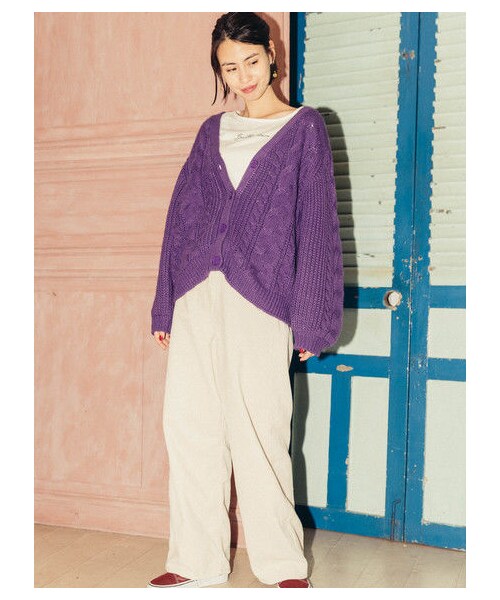 E hyphen world gallery（イーハイフンワールドギャラリー）の「Lee CORDUROY WIDE PANTS（パンツ・アイボリー/ブラック/ブリックレッド/キャメル・S/M）」の2枚目の写真