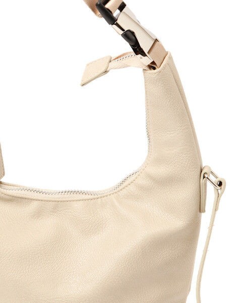 Andemiu(アンデミュウ)の「Edie tokyo /2WAYショルダーバッグ(バッグ・ホワイト/ブラック)」の6枚目の写真