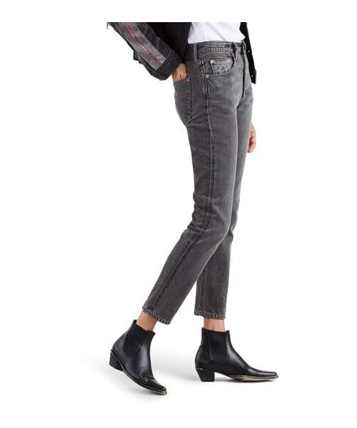 Levi's(リーバイス)の「Levi's(R) Made & Crafted(TM) 501(R) Skinny Jeans(デニムパンツ・レディース・Black・24 X 28/27 X 28/25 X 28/29 X 28)」の2枚目の写真