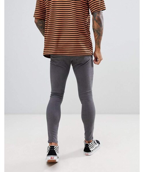 Bershka（ベルシュカ）の「Bershka Super Skinny Jeans In Gray（デニムパンツ・メンズ・Gray・W30 L32/W36 L32/W31 L32/W28 L32/W32 L32/W29 L32/W34 L32）」の2枚目の写真