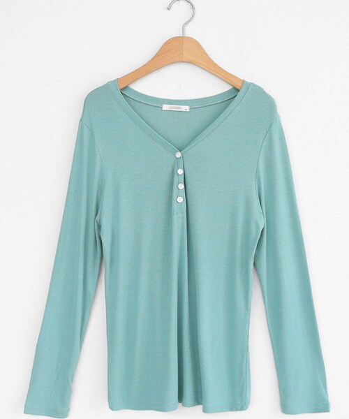 DHOLIC（ディーホリック）の「ボタンVネックTシャツ（Tシャツ/カットソー・レディース・ブラック/ホワイト/グレー/ベージュ/グリーン・FREE）」の5枚目の写真