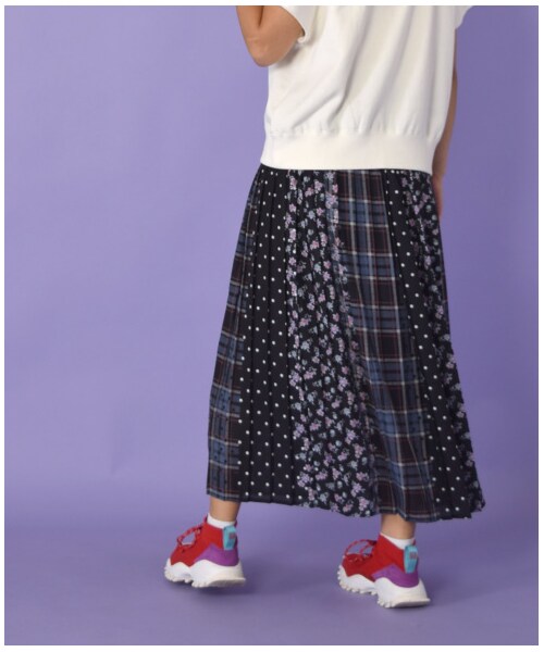 w closet（ダブルクローゼット）の「パッチワーク風総柄プリーツ