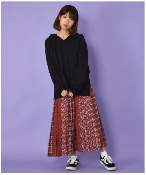 w closet（ダブルクローゼット）の「パッチワーク風総柄プリーツ