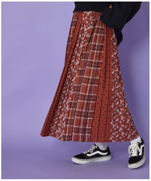 w closet（ダブルクローゼット）の「パッチワーク風総柄プリーツ