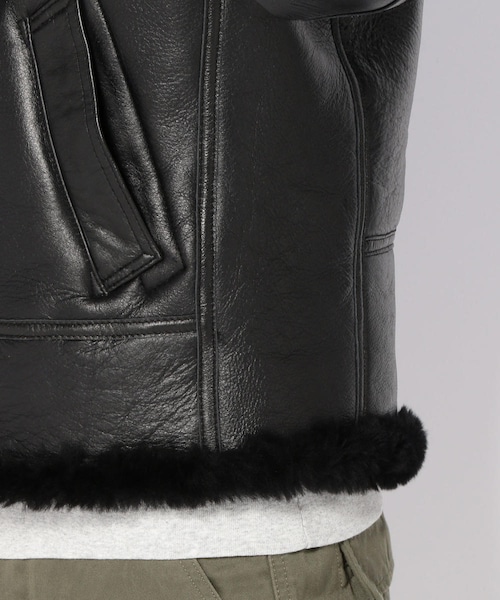 AVIREX（アヴィレックス）の「直営店限定/ ムートン ボンバー