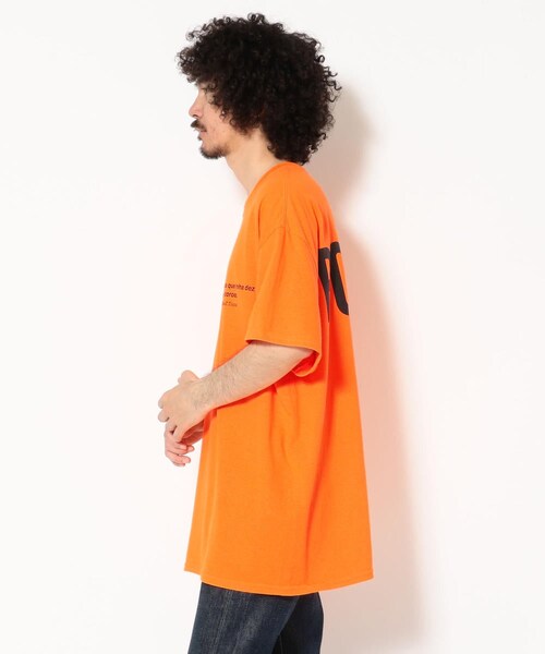 KaneZ ケインズ KNZ20031 イエロー刺繍入り デニムシャツビンテージ KaneZ（ケインズ）の「KaneZ/ケインズ/POLICIA SAFETY Tee