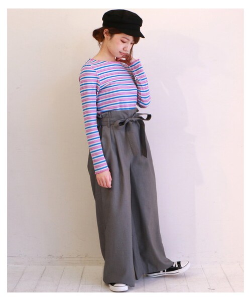 frames RAY CASSIN（フレームスレイカズン）の「リボンベルト付きタックワイドパンツ（パンツ・レディース・ネイビー/ライトグレー/グレージュ・FREE）」の2枚目の写真
