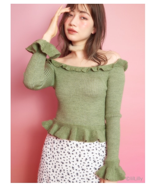 lilLilly（リルリリー）の「フリルオフショルニット（トップス・レディース・BEIGE/KAHKI/BLACK・FREE）」の3枚目の写真