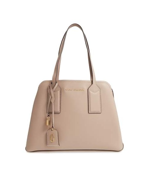 マークジェイコブス　THE EDITOR 38 ベージュ MARC JACOBS（マークジェイコブス）の「MARC JACOBS The Editor