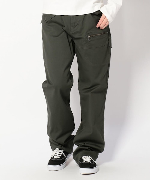 AVIREX(アヴィレックス)の「AVIREX/アヴィレックス/ストレッチ ドビー パンツ/STRETCH DOBBY PANT(パンツ・メンズ・WHITE/OLIVE/D/GREY/ORANGE/BEIGE/BLACK/RENGA/MOCCA/WHT/CAMO II/CAMO/BRN/CAMO・WHITE/S (再入荷メール受付中)/WHITE/M (販売中)/WHITE/L (残りわずか)/WHITE/XL (再入荷メール受付中)/WHITE/XXL (残り1点)/BLACK/S (残り1点)/BLACK/M (残りわずか)/BLACK/L (残り1点)/BLACK/XL (残り1点)/BLACK/XXL (残り1点)/D/GREY/S (販売中)/D/GREY/M (再入荷メール受付中)/D/GREY/L (再入荷メール受付中)/D/GREY/XL (再入荷メール受付中)/D/GREY/XXL (販売中)/ORANGE/S (残りわずか)/ORANGE/M (販売中)/ORANGE/L (販売中)/ORANGE/XL (残りわずか)/ORANGE/XXL (残り1点)/RENGA/S (残り1点)/RENGA/M (残りわずか)/RENGA/L (残り1点)/RENGA/XL (再入荷メール受付中)/RENGA/XXL (残り1点)/BEIGE/S (残りわずか)/BEIGE/M (残り1点)/BEIGE/L (再入荷メール受付中)/BEIGE/XL (残りわずか)/BEIGE/XXL (残りわずか)/MOCCA/S (残り1点)/MOCCA/M (再入荷メール受付中)/MOCCA/L (再入荷メール受付中)/MOCCA/XL (再入荷メール受付中)/MOCCA/XXL (再入荷メール受付中)/OLIVE/S (残りわずか)/OLIVE/M (残り1点)/OLIVE/L (再入荷メール受付中)/OLIVE/XL (残りわずか)/OLIVE/XXL (残りわずか)/CAMO/S (残り1点)/WHT/CAMO II/S (残り1点)/WHT/CAMO II/M (再入荷メール受付中)/WHT/CAMO II/L (再入荷メール受付中)/WHT/CAMO II/XL (再入荷メール受付中)/WHT/CAMO II/XXL (再入荷メール受付中)/BRN/CAMO/S (残りわずか)/BRN/CAMO/M (販売中)/BRN/CAMO/L (販売中)/BRN/CAMO/XL (残りわずか)/BRN/CAMO/XXL (残りわずか))」の10枚目の写真