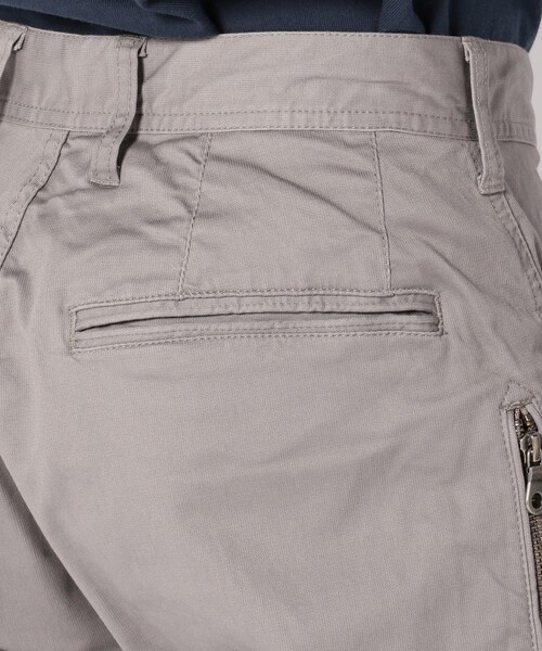 AVIREX(アヴィレックス)の「AVIREX/アヴィレックス/ストレッチ ドビー パンツ/STRETCH DOBBY PANT(パンツ・メンズ・WHITE/OLIVE/D/GREY/ORANGE/BEIGE/BLACK/RENGA/MOCCA/WHT/CAMO II/CAMO/BRN/CAMO・WHITE/S (再入荷メール受付中)/WHITE/M (販売中)/WHITE/L (残りわずか)/WHITE/XL (再入荷メール受付中)/WHITE/XXL (残り1点)/BLACK/S (残り1点)/BLACK/M (残りわずか)/BLACK/L (残り1点)/BLACK/XL (残り1点)/BLACK/XXL (残り1点)/D/GREY/S (販売中)/D/GREY/M (再入荷メール受付中)/D/GREY/L (再入荷メール受付中)/D/GREY/XL (再入荷メール受付中)/D/GREY/XXL (販売中)/ORANGE/S (残りわずか)/ORANGE/M (販売中)/ORANGE/L (販売中)/ORANGE/XL (残りわずか)/ORANGE/XXL (残り1点)/RENGA/S (残り1点)/RENGA/M (残りわずか)/RENGA/L (残り1点)/RENGA/XL (再入荷メール受付中)/RENGA/XXL (残り1点)/BEIGE/S (残りわずか)/BEIGE/M (残り1点)/BEIGE/L (再入荷メール受付中)/BEIGE/XL (残りわずか)/BEIGE/XXL (残りわずか)/MOCCA/S (残り1点)/MOCCA/M (再入荷メール受付中)/MOCCA/L (再入荷メール受付中)/MOCCA/XL (再入荷メール受付中)/MOCCA/XXL (再入荷メール受付中)/OLIVE/S (残りわずか)/OLIVE/M (残り1点)/OLIVE/L (再入荷メール受付中)/OLIVE/XL (残りわずか)/OLIVE/XXL (残りわずか)/CAMO/S (残り1点)/WHT/CAMO II/S (残り1点)/WHT/CAMO II/M (再入荷メール受付中)/WHT/CAMO II/L (再入荷メール受付中)/WHT/CAMO II/XL (再入荷メール受付中)/WHT/CAMO II/XXL (再入荷メール受付中)/BRN/CAMO/S (残りわずか)/BRN/CAMO/M (販売中)/BRN/CAMO/L (販売中)/BRN/CAMO/XL (残りわずか)/BRN/CAMO/XXL (残りわずか))」の7枚目の写真