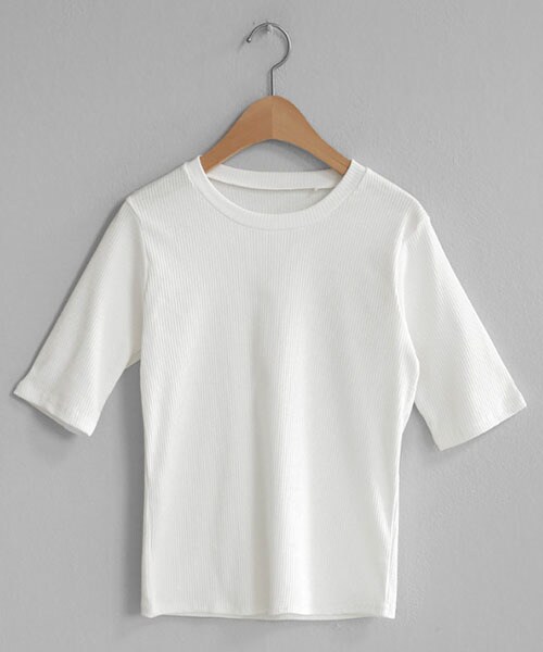 DHOLIC（ディーホリック）の「ラウンドネックスリムリブTシャツ（Tシャツ/カットソー・レディース・イエロー/ブラック/ベージュ/ホワイト/レッド/ブルー・FREE）」の2枚目の写真