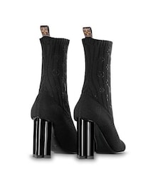 【人気商品✨】ルイヴィトン シルエットアンクルブーツ LOUIS VUITTON（ルイヴィトン）の「【新作】LV☆シルエット・ライン