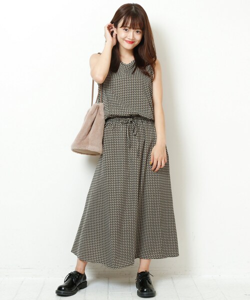 RAY CASSIN（レイカズン）の「幾何学ノースリワンピース（ワンピース/ドレス・レディース・ネイビー/グリーン/キャメル・FREE）」の19枚目の写真