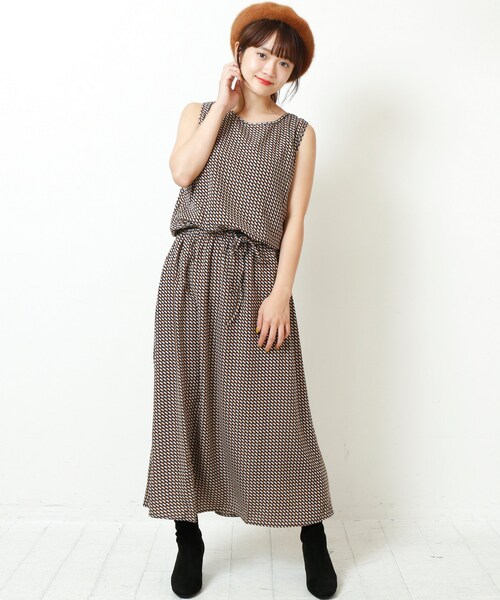 RAY CASSIN（レイカズン）の「幾何学ノースリワンピース（ワンピース/ドレス・レディース・ネイビー/グリーン/キャメル・FREE）」の17枚目の写真