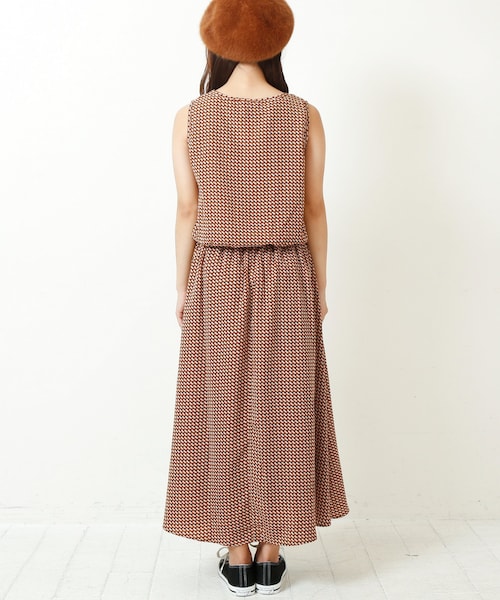 RAY CASSIN（レイカズン）の「幾何学ノースリワンピース（ワンピース/ドレス・レディース・ネイビー/グリーン/キャメル・FREE）」の7枚目の写真