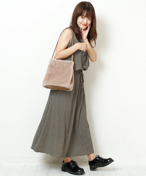 RAY CASSIN（レイカズン）の「幾何学ノースリワンピース（ワンピース/ドレス・レディース・ネイビー/グリーン/キャメル・FREE）」の18枚目の写真